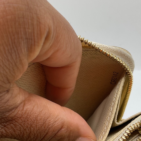 Authentic Louis Vuitton Damier Azur Wallet - Picture 13 of 13